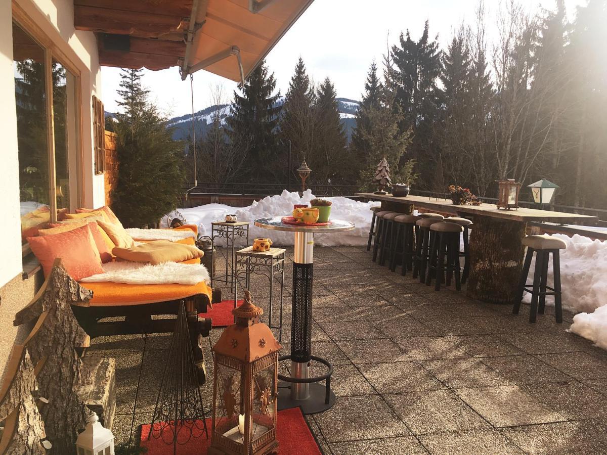 Boutique-Pension Jaegerwirt Scheffau am Wilden Kaiser Exteriör bild
